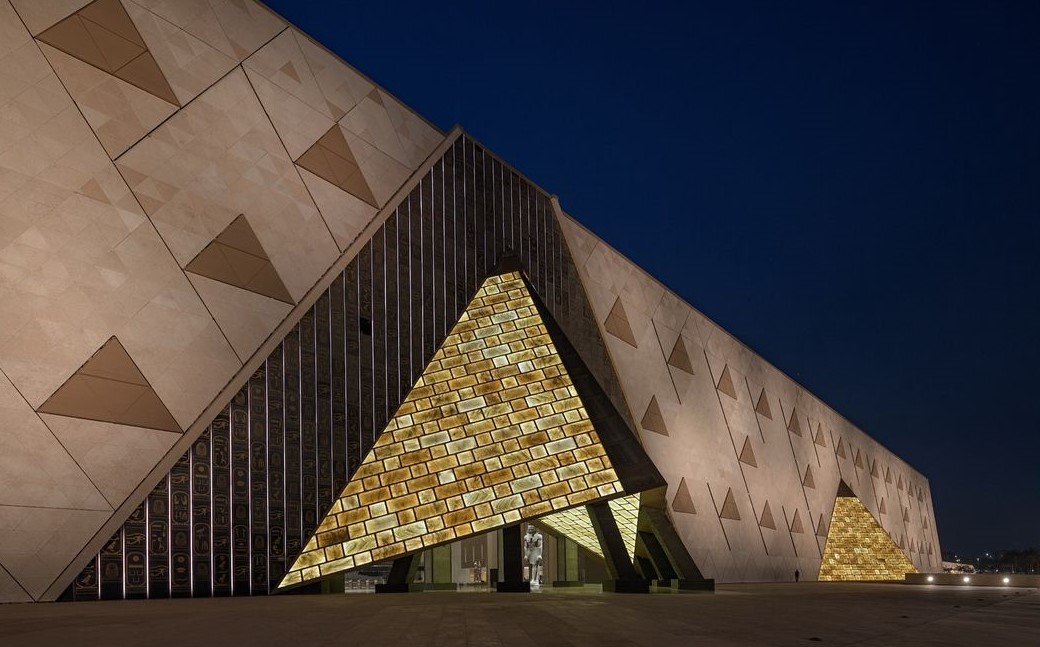 Pyramids & GEM Day Tour.